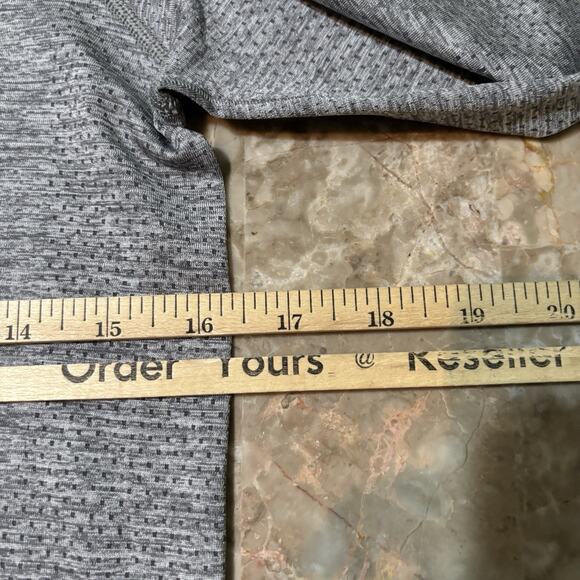 Lululemon Swiftly Tech Shirt Women's Size 8 Grey Long Sleeve Thumholes Gym - Picture 3 of 9